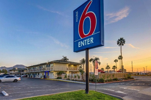 Motel 6-San Bernardino, CA - South image 1