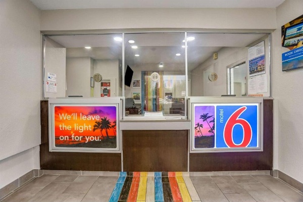 Motel 6-San Bernardino, CA - South image 22